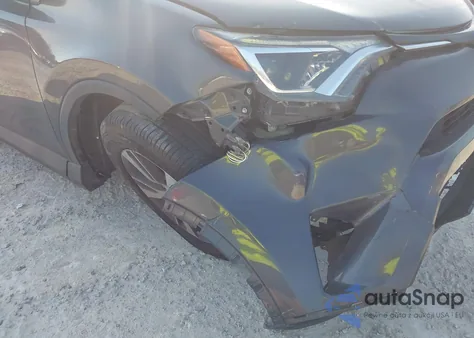 2018 Toyota Rav4 Xle из США, поврежденный, VIN 2T3RFREV6JW840196